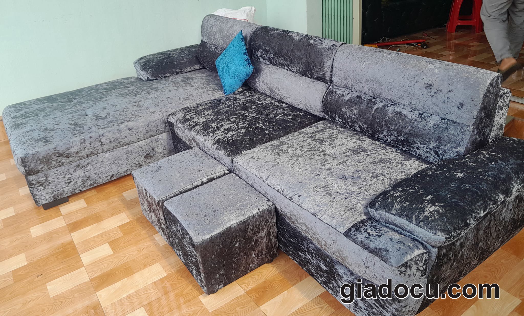 1. Sofa bị xuống cấp, mất thẩm mỹ