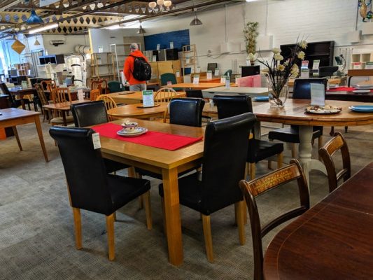 Các đồ cũ thanh lý nào nên mua để tiết kiệm chi phí