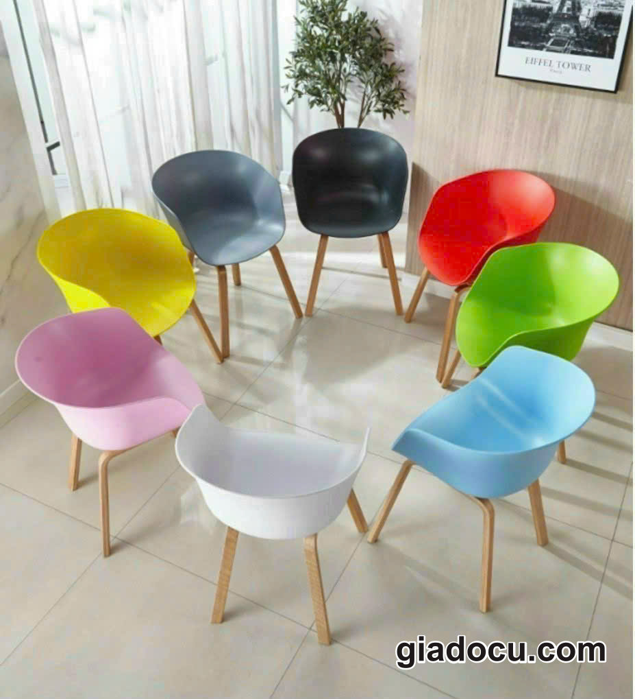 Ghế nhựa chân gỗ hoặc bàn ghế bằng sắt