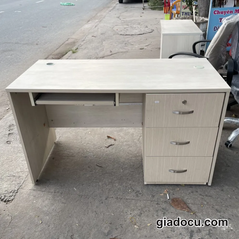 Công Ty Thu Mua, Thanh Lý Nội Thất Văn Phòng Cũ Tận Nơi Tại Quận 12