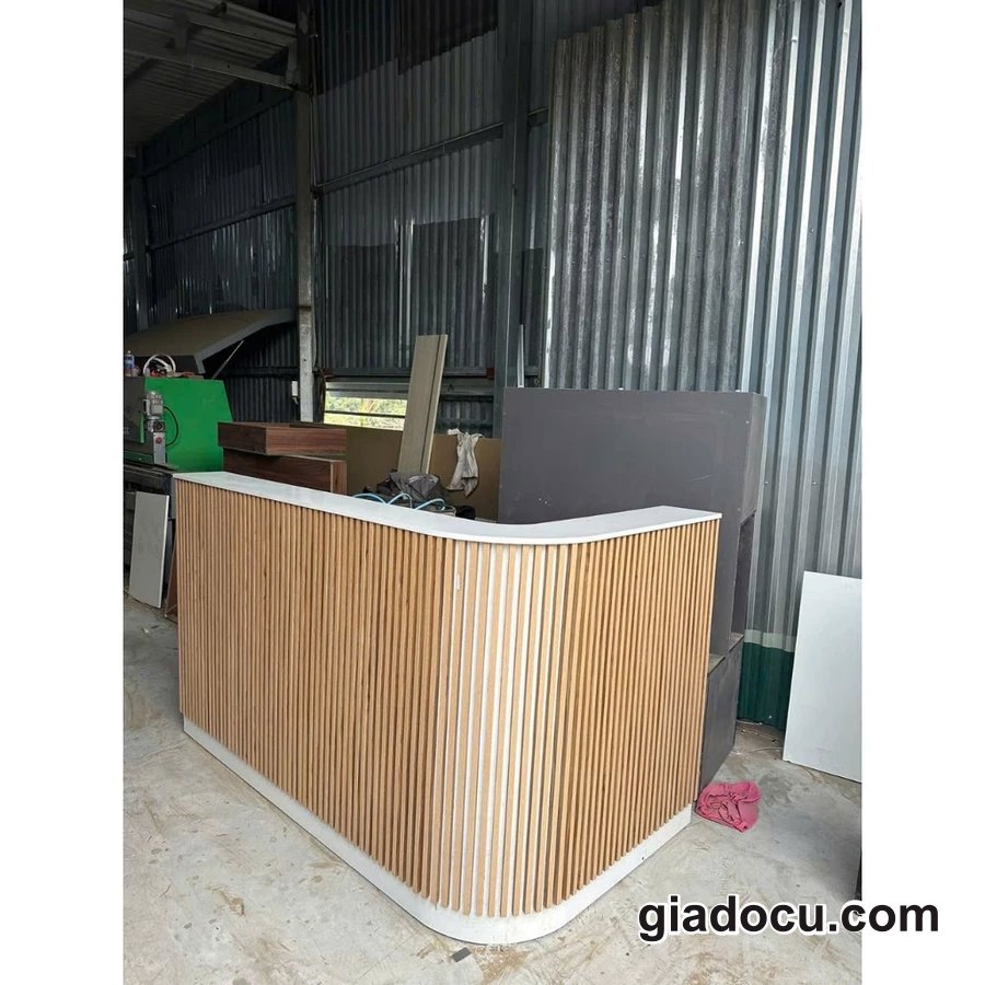 Quầy lễ tân (quầy tiếp tân) cũ